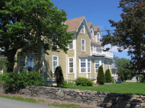 Louisbourg Harbour Inn